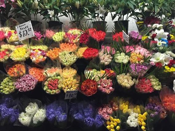 Pick Your Grocery Flowers Like a Pro! 4 Quick Tips for Better Store-Bought Blooms